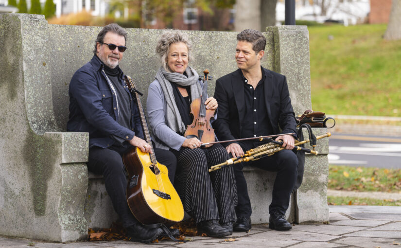 (MAR 1) Open The Door For 3 is visiting from #Ireland with their #uilleann pipes, bouzouki, fiddle, voices, flute, and a repertoire that spans centuries.  Come hear old &amp; new songs and tunes performed with mastery by amazing musicians on our #Phinney stage
knqt.link/1OeO3Ok