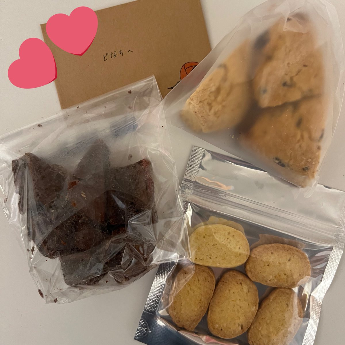 　
らちたんからのバレンタイン届いたあああ🤍
嬉しい嬉しい(ृ  ु*´･∀･`)ुｳﾍﾍｪ

食べるの楽しみ(ง  ᵕωᵕ)ว♪
　