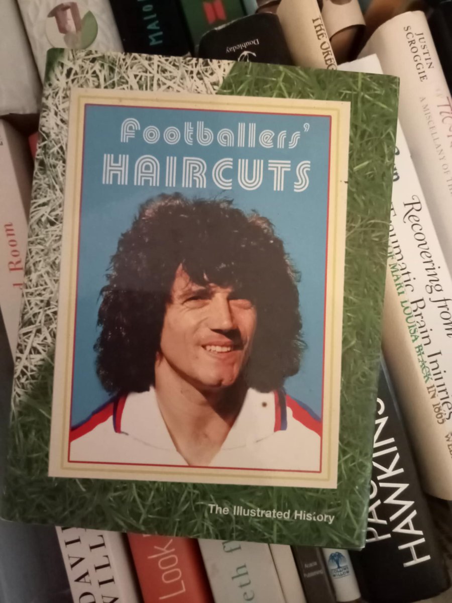 Would be a bit of a challenge for the author if it wasn't illustrated <a href="/TatTrove/">Tat Trove (Charity Shops Out of Context)</a>