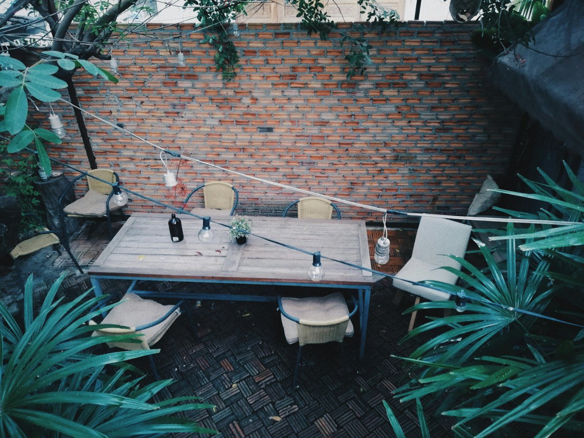 sunlitpatio's tweet photo. "A patio bathed in light and elegance."
Coming soon https://t.co/YXAQnC2GiQ
#OutdoorFurniture #StringLights #FirePitFun
#GardenVibes #OutdoorDining https://t.co/oyrjkWNzse