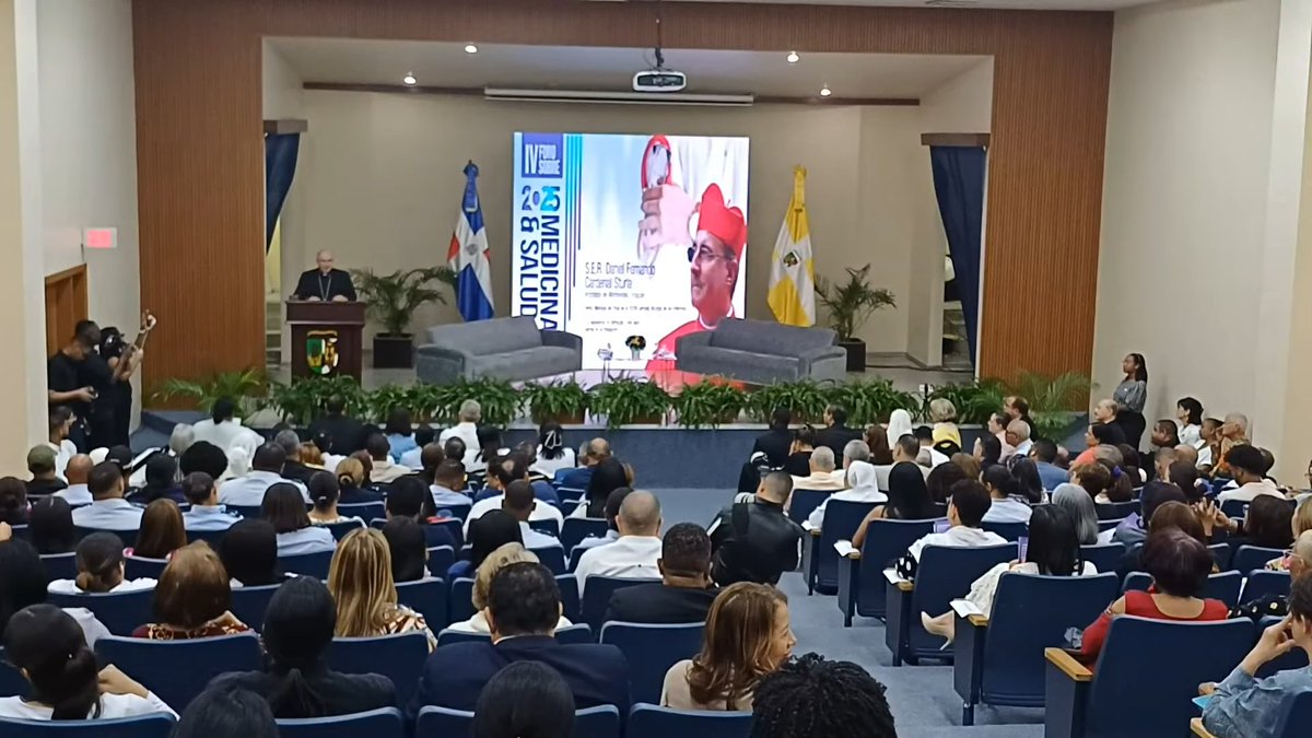 Televida's tweet image. Uno de nuestros invitados especiales, el Cardenal Daniel Sturla, nos habla sobre el Jubileo y cómo el misterio de la enfermedad toca lo más profundo de nuestro ser. ✨ Un mensaje de esperanza y reflexión. 🙏
🔴 Sigue la transmisión en vivo: televida.org.do