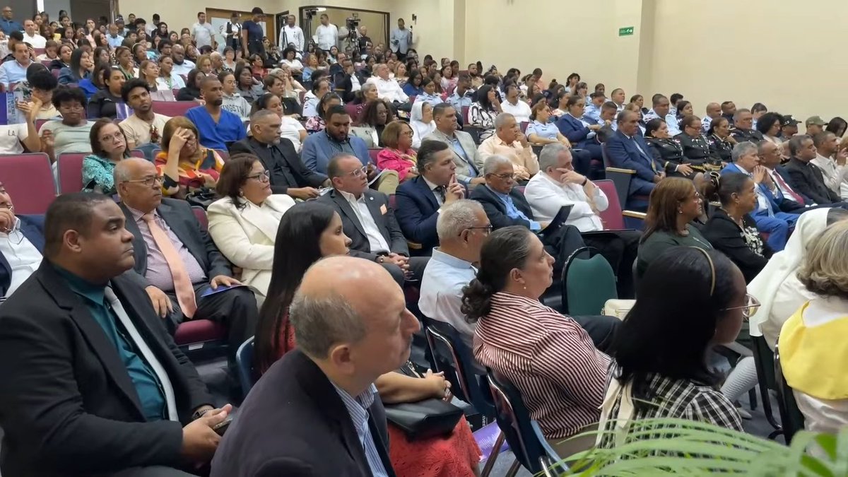 Televida's tweet image. Uno de nuestros invitados especiales, el Cardenal Daniel Sturla, nos habla sobre el Jubileo y cómo el misterio de la enfermedad toca lo más profundo de nuestro ser. ✨ Un mensaje de esperanza y reflexión. 🙏
🔴 Sigue la transmisión en vivo: televida.org.do