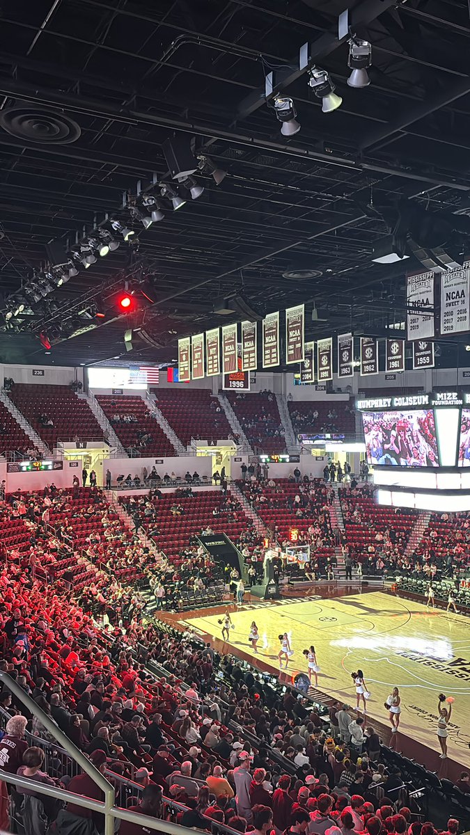 String123D's tweet image. Old heads can’t come to a 6pm Top25 matchup, Mississippi state style