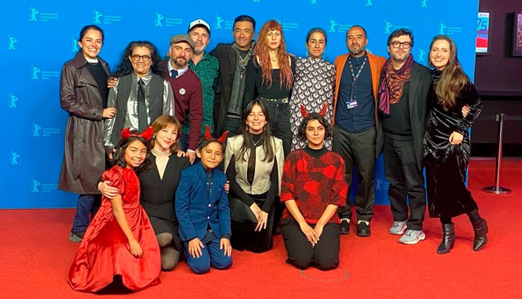 EL DIABLO FUMA (Y GUARDA LAS CABEZAS DE LOS CERILLOS QUEMADOS EN LA MISMA CAJA), de Ernesto Martínez Bucio, tuvo su estreno mundial en la 75ª Berlinale dentro de Perspectivas.

Leer más 🎬👉 [ ibit.ly/3ZelY ]