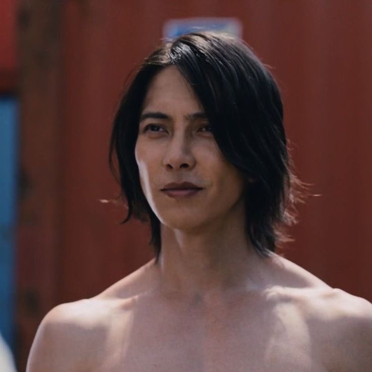 snailcrack's tweet photo. rewatched alice in borderland just for this https://t.co/hUypO2UcPm