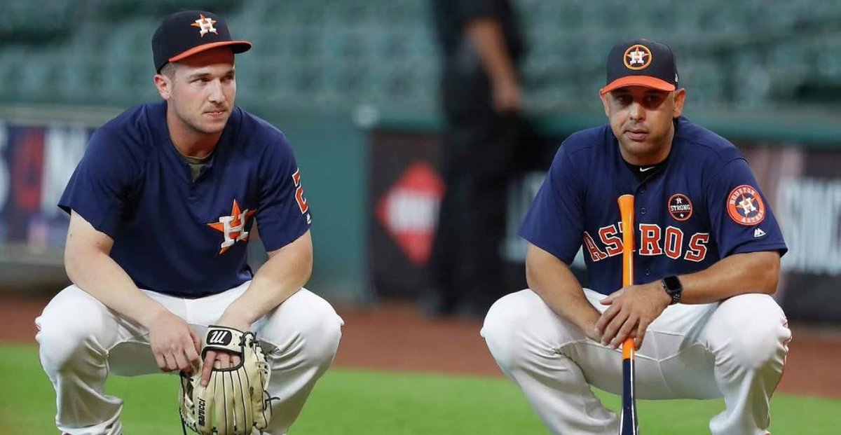 mikedeportes's tweet photo. Alex Cora fallaste como líder de tu equipo, debiste manejar la situación y no decir a #RafaelDevers en la conferencia “ El que lo firmó a él ya no está en el equipo”. Prácticamente diciendo lo que el Gerente anterior te prometió no vale. Pero entendemos que quieres a #AlexBregman en tercera.