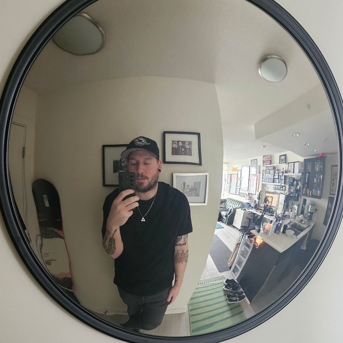 wefossett's tweet image. shoutout to the Ikea bubble mirror ✌️✨