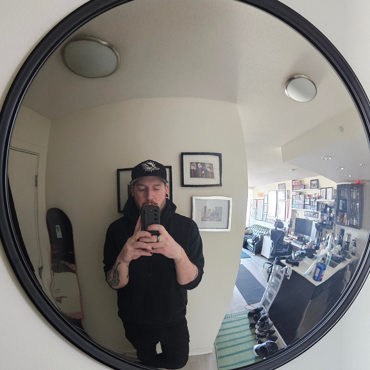 wefossett's tweet image. shoutout to the Ikea bubble mirror ✌️✨