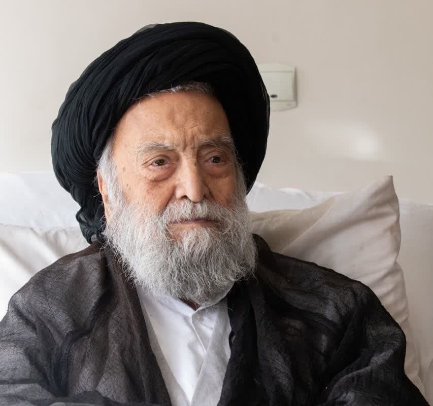 Alem_1400's tweet photo. آیت‌الله سیدمرتضی مستجاب الدعواتی مشهور به مستجابی از علمای سرشناس و اخلاقی اصفهان، دار فانی را وداع گفت.

مرحوم آیت‌الله مستجابی، از مبارزان انقلابی، پسر عموی امام موسی صدر بود و در زمینه شعر و ادب و هنر صاحب آثار فاخر و نفیسی است. https://t.co/DS4DrW0Nal