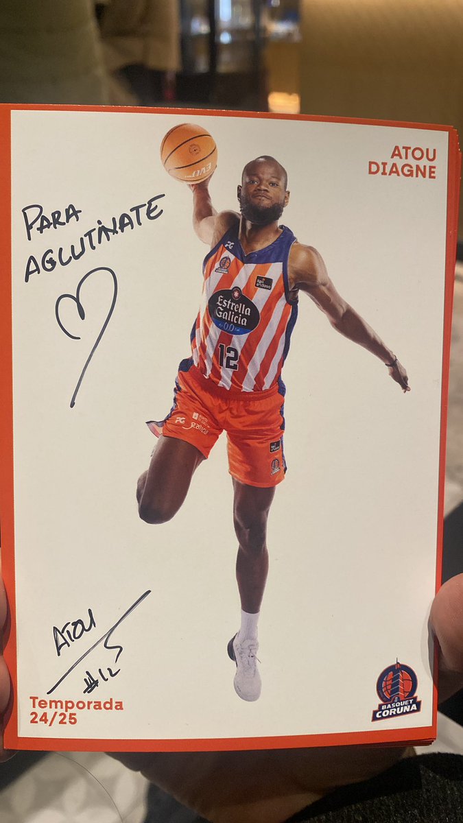 Aglutinate_BC's tweet photo. 🔥🏀🧡🍊 gracias @DSBG_23 @adiagne_12
@basquetcoruna
🔥🏀🍊🧡
A🎶TU🎶DIAGNE🎶
A🎶GLU🎶TÍNATE🎶
#FagamosLenda #familianaranja #forzaecoraxe https://t.co/Hk1i4glIsI