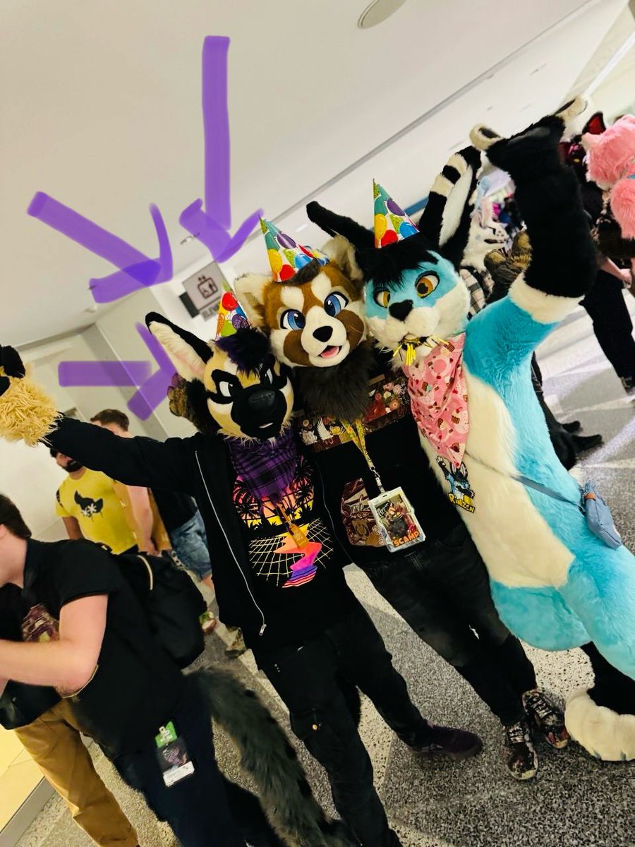 It’s this skrunkly aardwolf’s birthday today! Truly a good day for all yeenkind, make sure to give him lots of pets and tell them what a good boy he is 🥰

Happy birthday, <a href="/Kevlar49/">Kevlar</a> 🩵💖💜