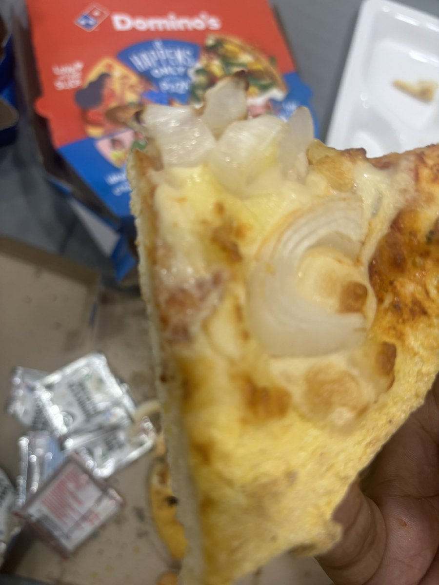 PRATIKPATWA077's tweet photo. @dominos_india Such a dissatisfactory service in Mumbai outlet. Order 253, Invoice number: 65872/24/68894

Firstly the order was delivered in 50 minutes time. Propf attached to the post. On calling they said my pizza hot birnt due to high temperature. https://t.co/oZrbK7umRr