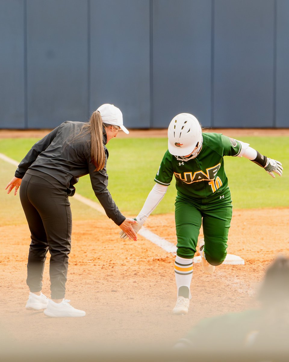UAB_SB's tweet photo. 𝑺𝑶𝑭𝑻𝑩𝑨𝑳𝑳 𝑰𝑺 𝑭𝑼𝑵 🥎🔥

#WinAsOne https://t.co/V1vkrr8tFn