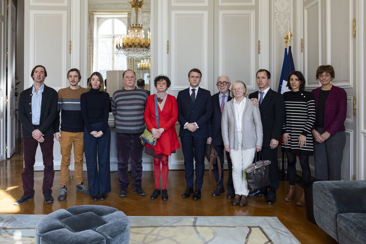 Aux côtés des familles de Cécile Kohler, Jacques Paris et Olivier Grondeau, toujours otages de l’Iran. Leur combat est celui de la Nation qui n’oublie aucun des siens. Nous exigeons leur libération immédiate.
