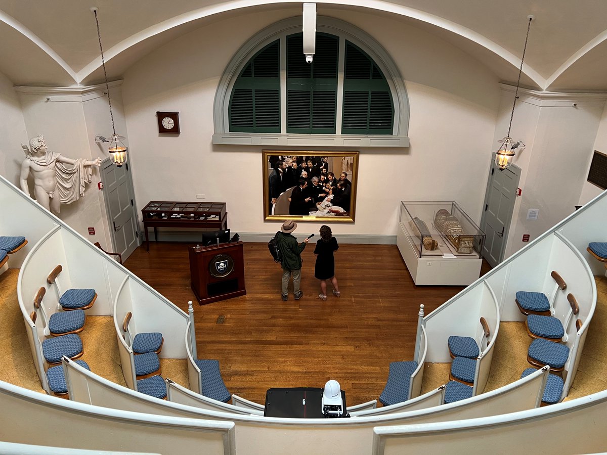 🎙️In the newest episode of the Object of History podcast, we visit the Bulfinch Building at the Massachusetts General Hospital to examine one of the most significant discoveries in modern medicine. 
Listen on streaming platforms or our website:  masshist.org/podcast/season…