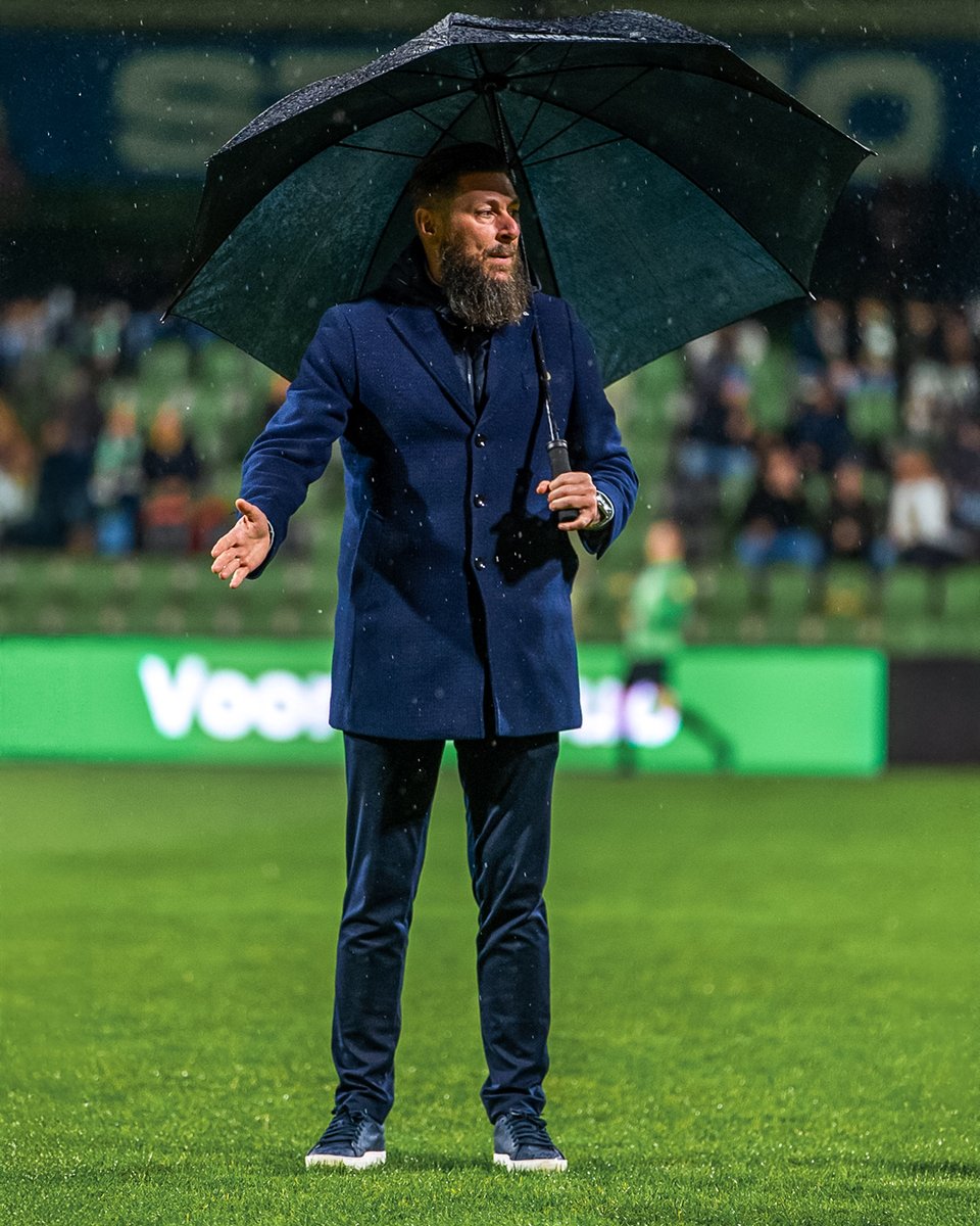 fcdordrechtnl's tweet photo. 𝗩𝗮𝗻 𝗗𝗲 𝗞𝗿𝗼𝗺𝗺𝗲𝗱𝗶𝗷𝗸 𝗻𝗮𝗮𝗿 𝗦𝗮𝗻 𝗦𝗶𝗿𝗼👏🏻 

Gefeliciteerd Pascal met deze mooie prestatie!

#FCDordrecht
📸 Nick Koole https://t.co/eDmdHDvS4t