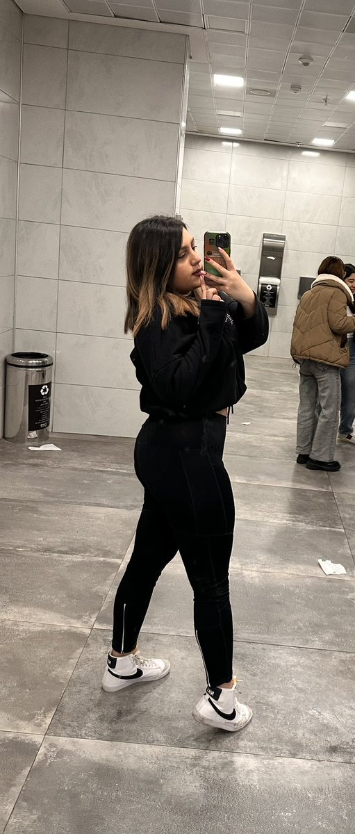 HelenMotaghed's tweet photo. دانشگاه🥴 https://t.co/RhNPdFQyYl