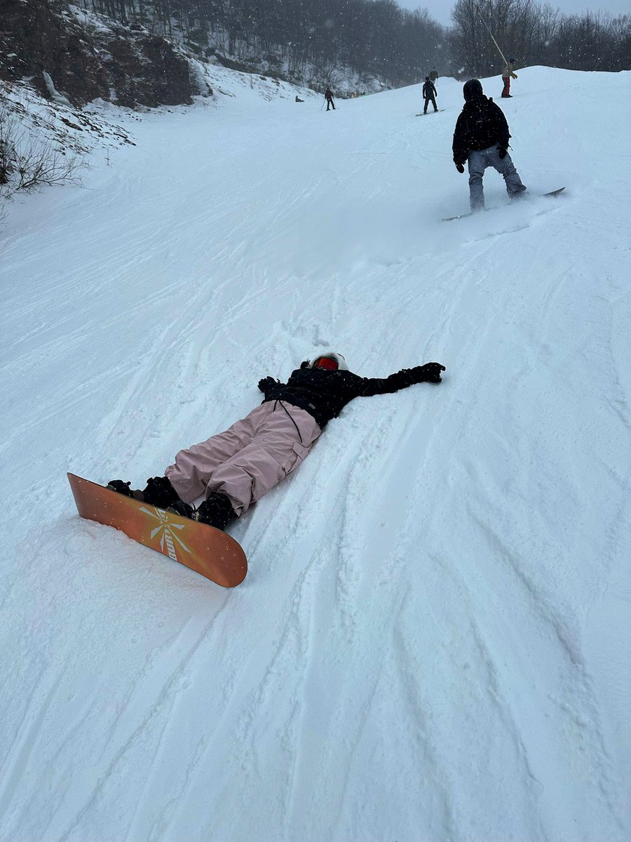 restingbabeface's tweet photo. I’m getting a new board next szn and step ons fr fr https://t.co/0X7qpY5ufW
