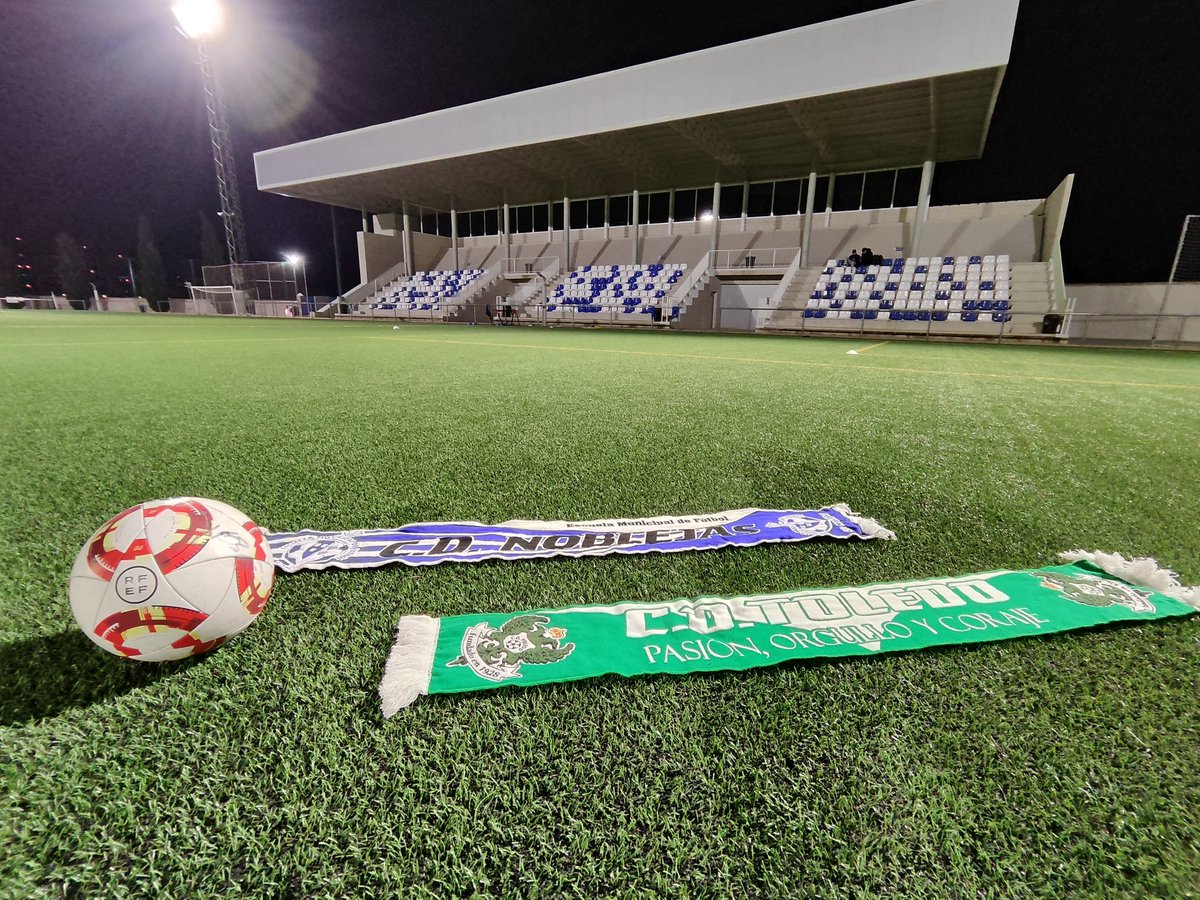 PARTIDO HISTORICO!! 

Este sábado tenemos una cita para la historia en Noblejas, recibimos al equipo de la capital. El CD Toledo, y que mejor manera de hacerlo que convertir el partido de este finde en una auténtica fiesta. Queremos ver el Angel Luengo lleno hasta la bandera, 1/2
