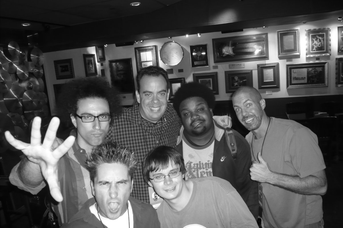 BosComedyFest's tweet image. Here's another trip down BCF Memory Lane

Today lets head back to 2009 where we catch the hilarious @zachsherwin, @DanCrohn, @LPizzle, Alvin David, @boulgercomedy and 09 Festival Champion @DavidLMcDonough assembling like The Avengers for this awesome pic @HardRock (📸: @Danicaps)