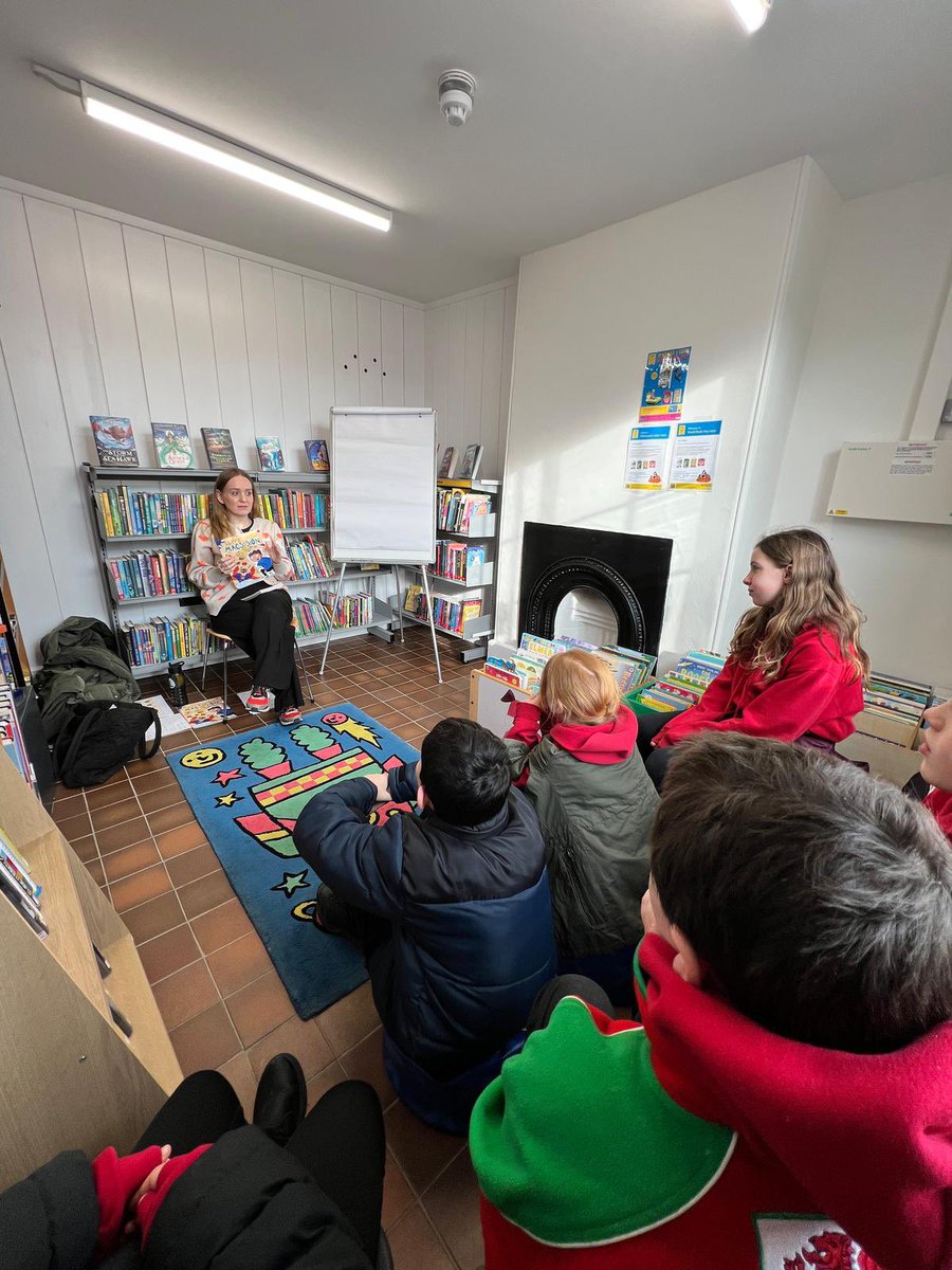 Ysgol Gymraeg Y Trallwng (@ygytrallwng) on Twitter photo Bore bach GWYCH i flwyddyn 6 yng nghwmni'r awdures Mari Lovgreen heddiw ‘ma yn gwrando ar ‘exclusive’ o’i llyfr newydd ‘Llyfr Sgrap Macs Sion’! 📚🤭🏴 Sesiwn llawn chwerthin, creadigrwydd a mwynhad! 🤣 Diolch o galon i Mari a’r Lanfa am ein gwahodd! 🙌🏻
<a href="/MariLovgreen/">Mari Lovgreen</a> Bore bach GWYCH i flwyddyn 6 yng nghwmni'r awdures Mari Lovgreen heddiw ‘ma yn gwrando ar ‘exclusive’ o’i llyfr newydd ‘Llyfr Sgrap Macs Sion’! 📚🤭🏴 Sesiwn llawn chwerthin, creadigrwydd a mwynhad! 🤣 Diolch o galon i Mari a’r Lanfa am ein gwahodd! 🙌🏻
<a href="/MariLovgreen/">Mari Lovgreen</a>
