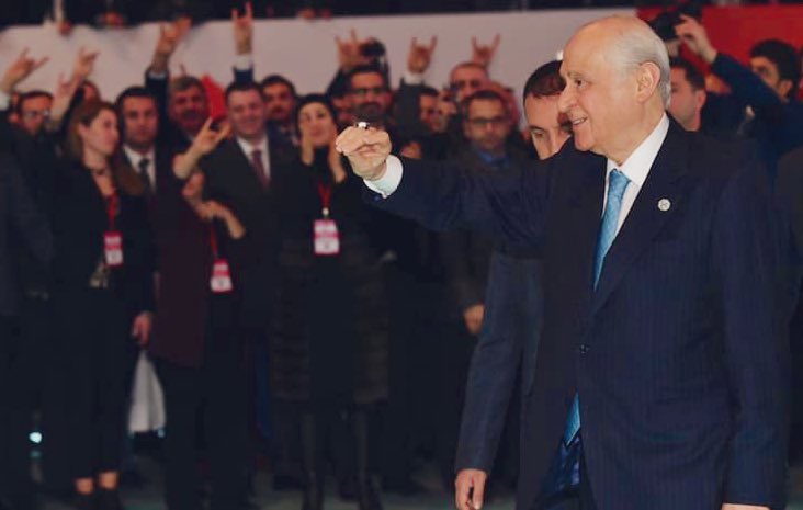 Sağlık sıhhat üzerinden dahi her türlü ahlaksızlığı namussuzluğu yapıp, meşru ve haklı bir tepki görünce “biz şöyle mağduruz, böyle şiddetli tepki gördük” diyecek olanları şimdiden önce Allah’a sonra milletimizin vicdanına havale etmek lazım.. 

Ömrüne bereket..