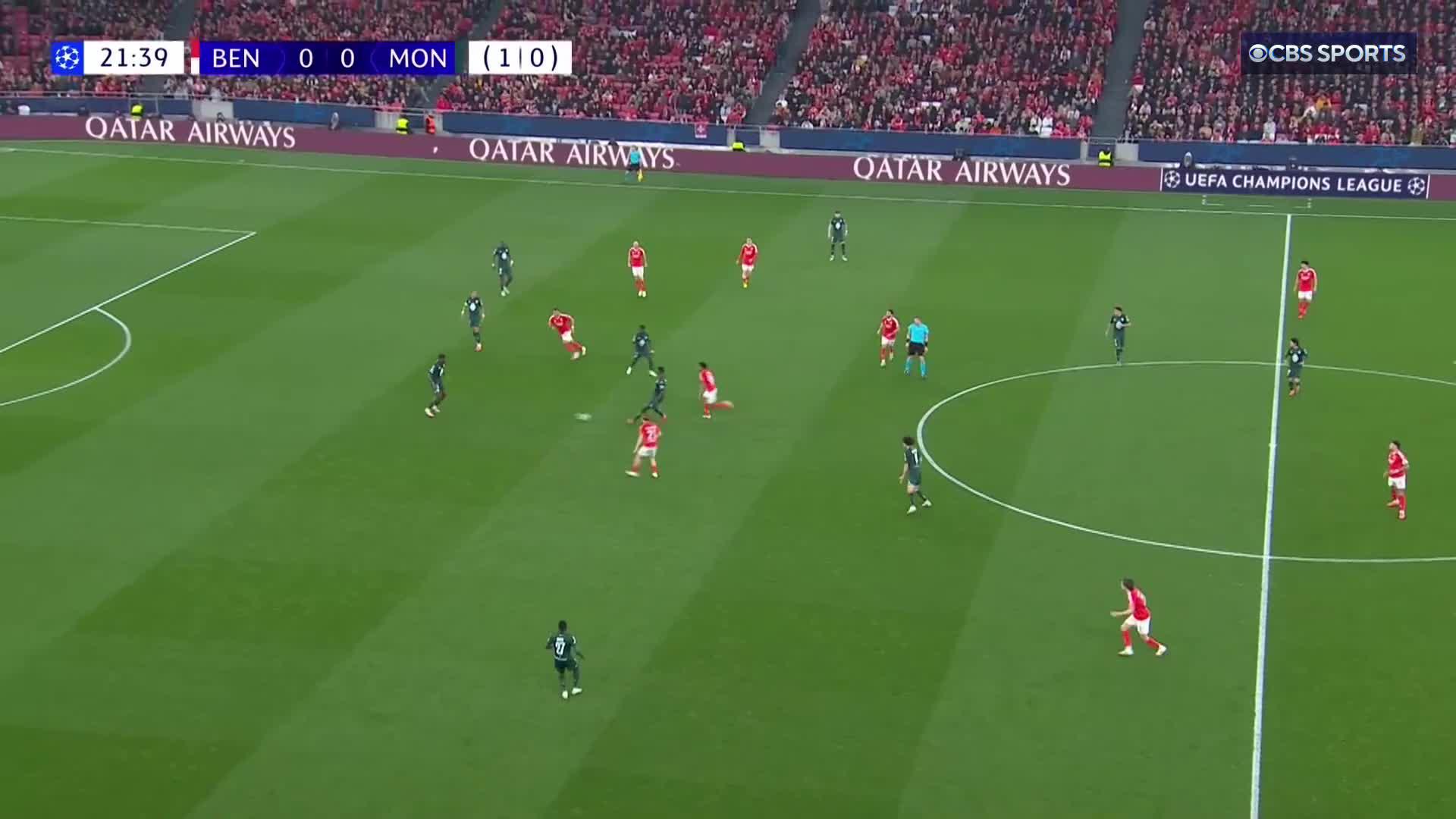 Benfica pounces on Monaco's mistake at the back as Kerem Aktürkoğlu slots it home 💥