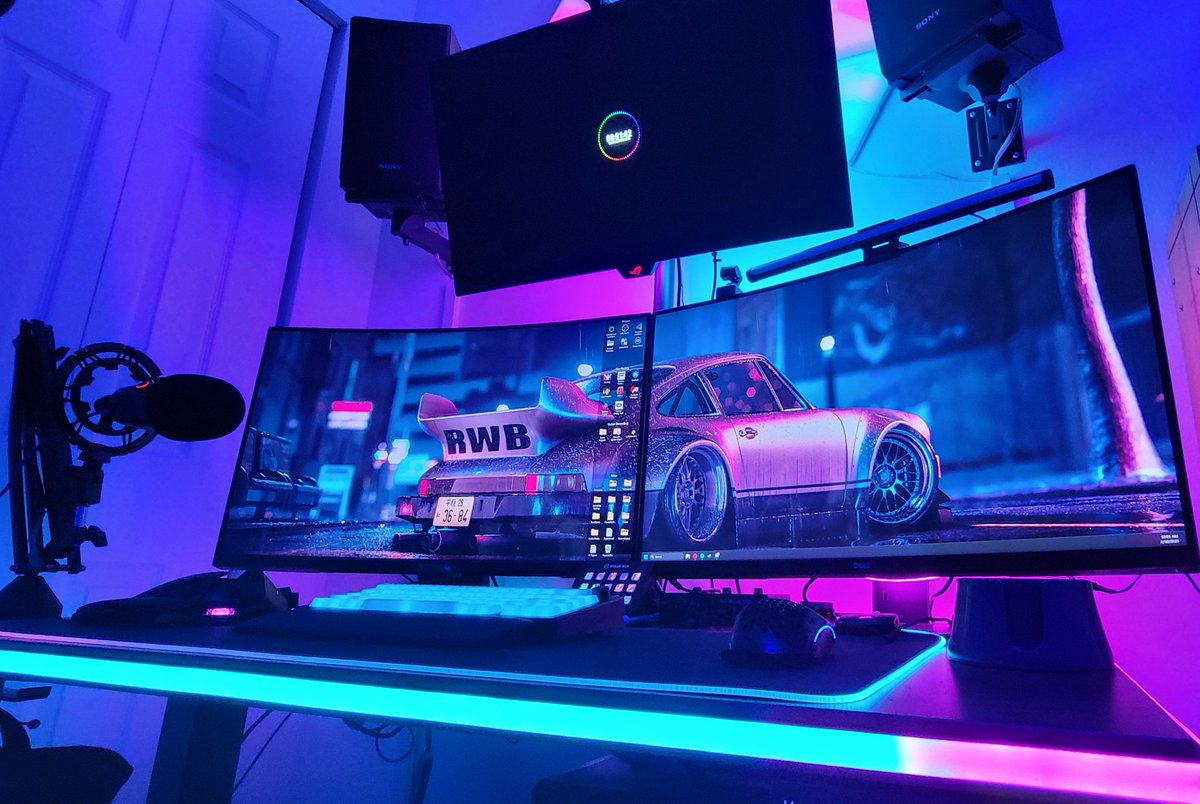 The 2025 PC build/PC setup is finally done n came out pretty 🔥🔥. Will run just about anythin' I throw at it 😎

#amd #nvidia #gigabyte #asus #ryzen #lianli #corsair #pc #gaming #stream #twitch