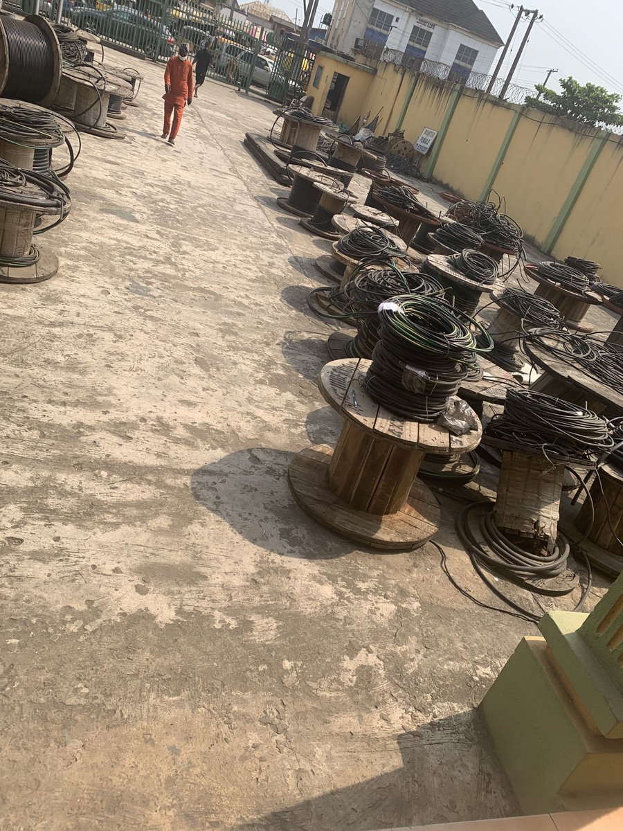 PeWillyElect's tweet photo. Our services are solar, censor or motion lights, camera, electrical fittings, earthing, supply&amp; installations of any cables, electrical wires&amp; etc. we listen greatly to “Let there be light” 💡 https://t.co/2I4Z6rMvCy