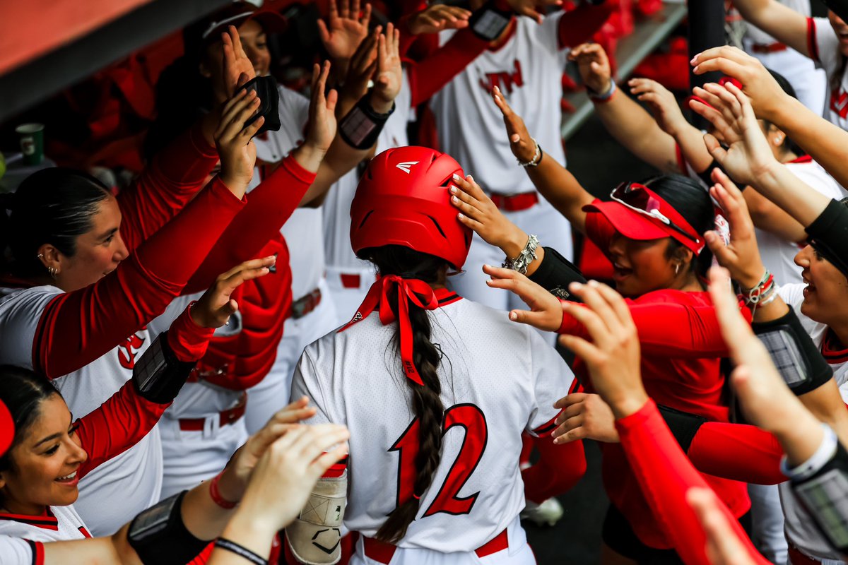 UIW Softball tweet media