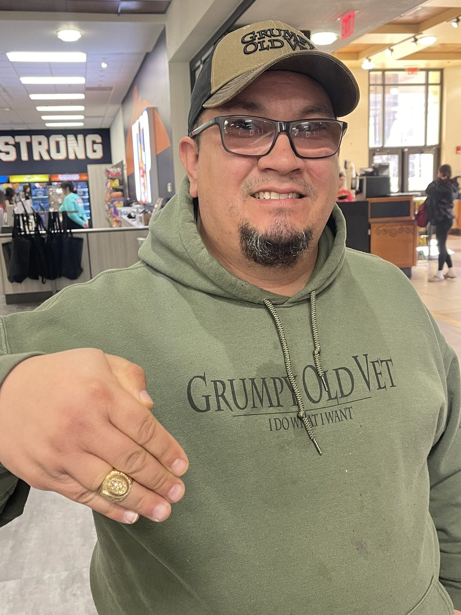 elchurroguapo85's tweet image. @UTEP @UTEPPresident  Grad has a nice ring to it!!! Just ordered my class ring!! Coming soon in Spring May UTEP Graduate Class of 2025 #PicksUp #23YearsInTheMaking #ItsNeverToLate