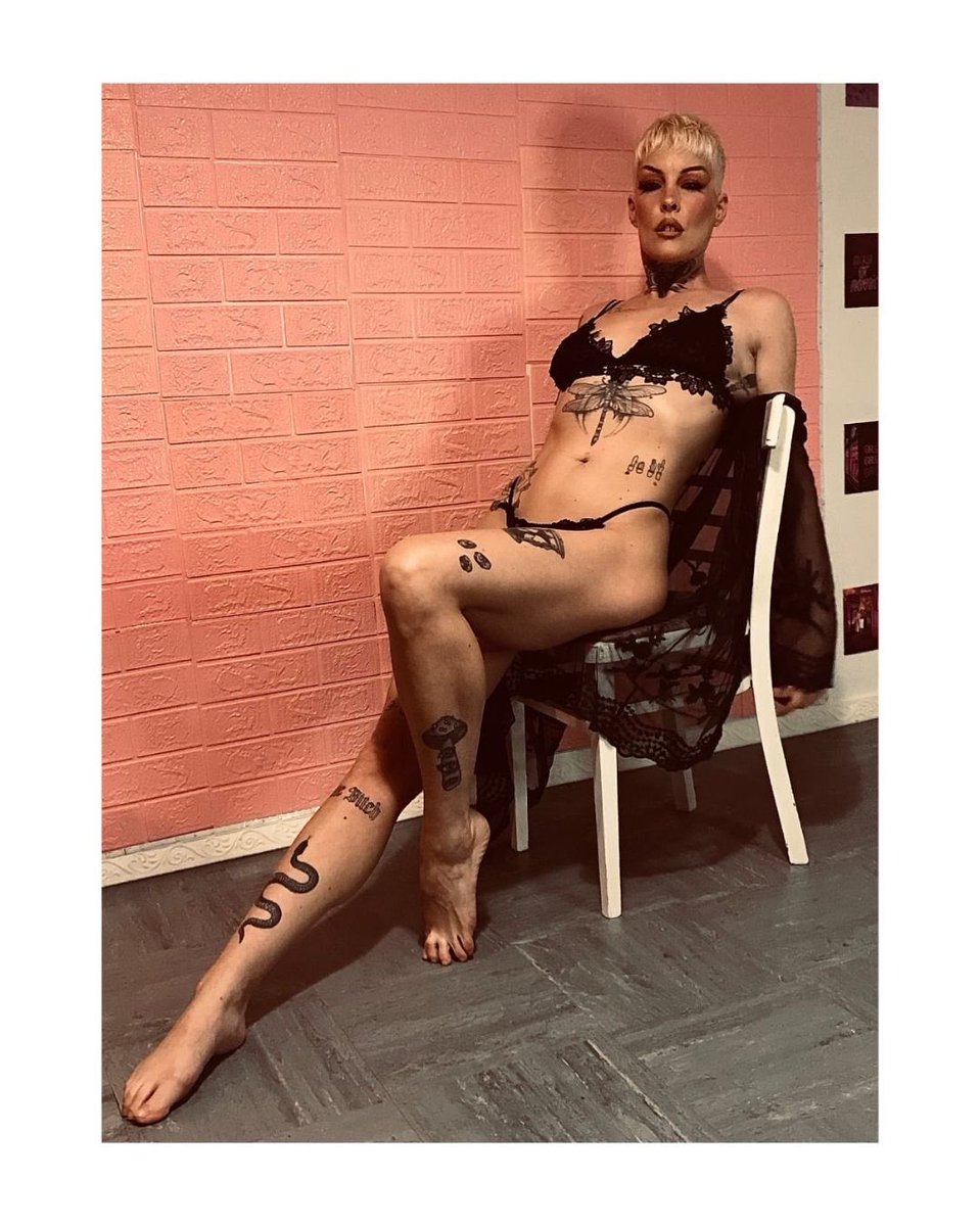 GoddessLady11's tweet photo. The throne is Mine, and you exist to serve. Sit, kneel, or crawl—your place is at My feet. Tribute to prove your worth. 
👀👇
https://t.co/LflsEAAfu3

GoddessEnergy FinancialDomination Obey findom chastity https://t.co/QQhIXtNaIF