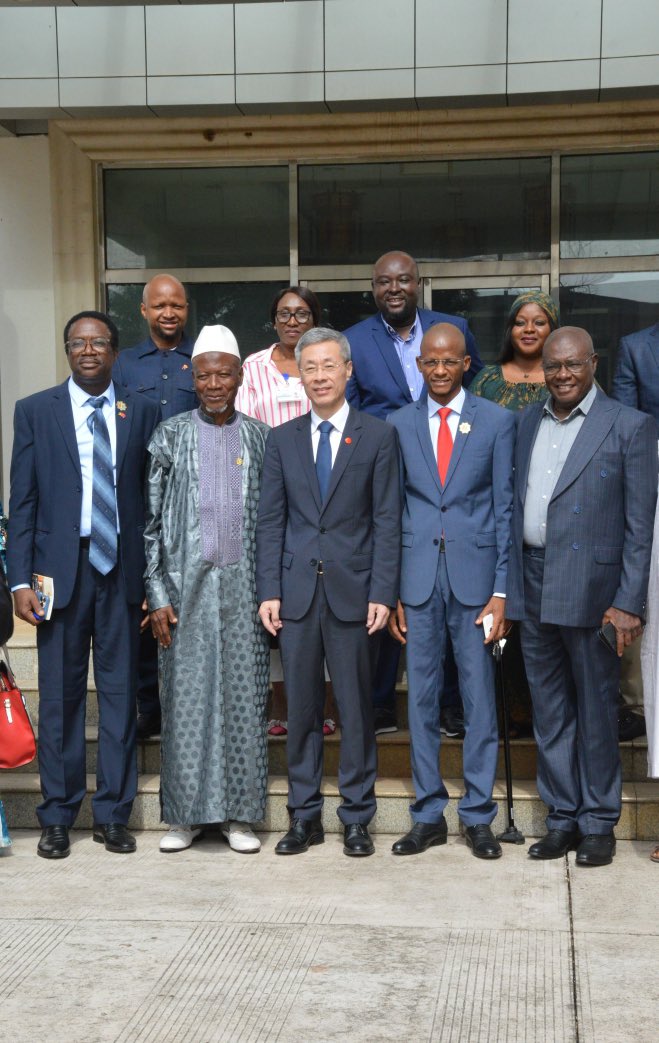 CNT: redynamisation du Groupe d’amitié Guinée 🇬🇳 Chine 🇨🇳. Nous avons échangés avec Son Excellence Mr l’ambassadeur de Chine en Guinée 🇬🇳 sur les pistes de coopération des 2 parlements pour renforcer la diplomatie parlementaire.