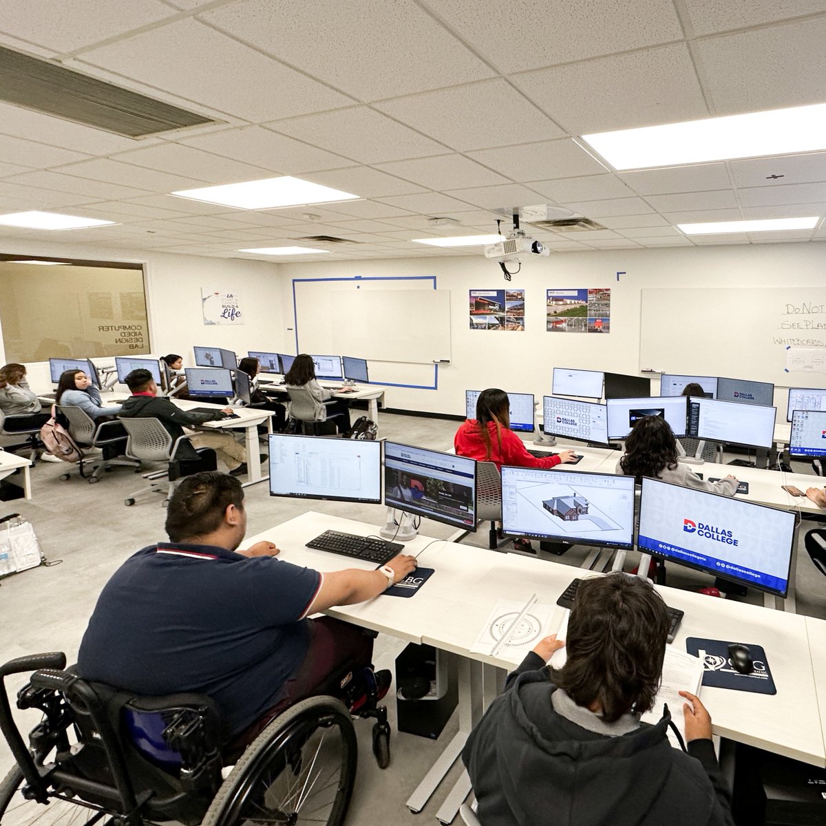 Allow us to introduce our third bachelor's degree program at Dallas College! We're excited to announce we're offering a bachelor’s degree of applied technology (BAT) in software development this Fall semester. Learn more about the exciting possibilities at dallascollege.edu/news/pages/new…