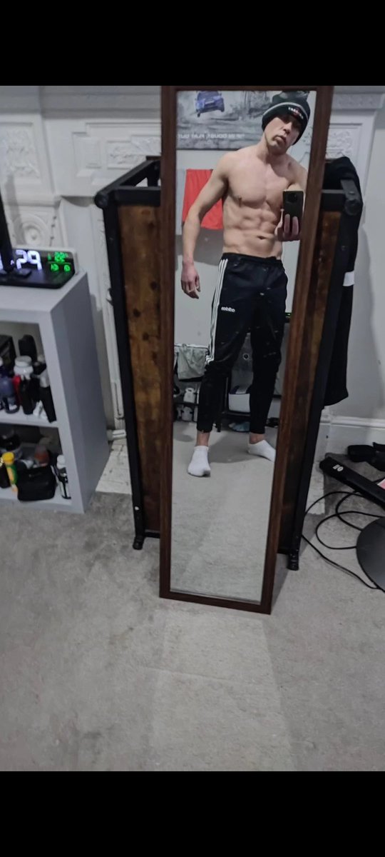LeeFuXXXer's tweet photo. #nike #tracksuit #adidas #adidasoriginals #scally #sport #football #gym #training #active #sixpack #socks #sneakers #puma https://t.co/XPjWBfKHhx