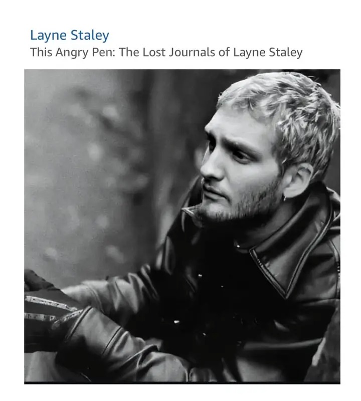 📢 Diário de Layne Staley vai virar livro OFICIAL❣️🥹

O livro intitulado "This Angry Pen: The Lost Journals of Layne Staley" terá 176 páginas e chega em 11 de novembro de 2025 pela editora Weldon Owen Publishing. Mais: facebook.com/10006439373157…