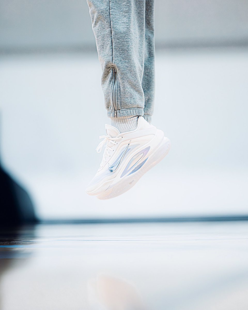 krislumague's tweet image. A’One O.G. P’earls go crazy on court ✨