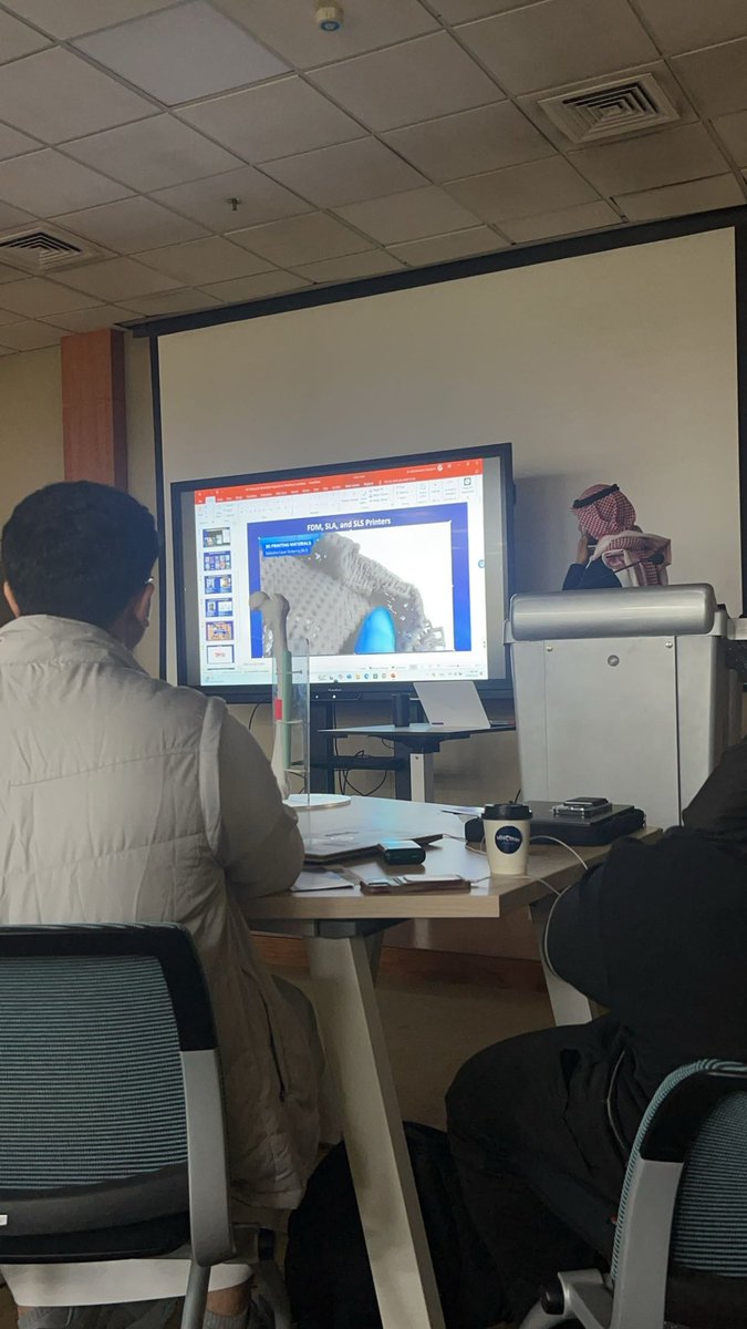3Shadan's tweet photo. First day of 3D printing workshop ✅🦾
#Shaping_BioFuture
#BMES_IAU https://t.co/DOQI2IfU7f