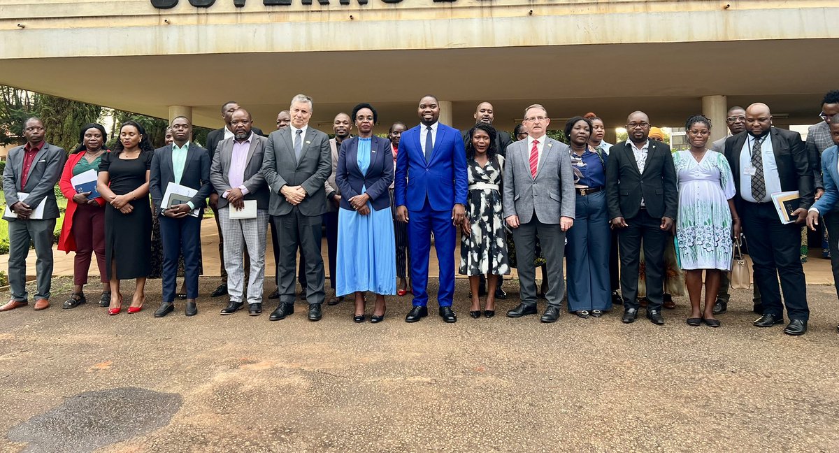 Ambassador Patrick Empey today began a working visit to Niassa. He met with the Sec of State &amp; the Governor of Niassa.

It was an opportunity to review the impact of Irish-funded initiatives while also strengthening the partnership between the Embassy &amp; the Provincial Govt.