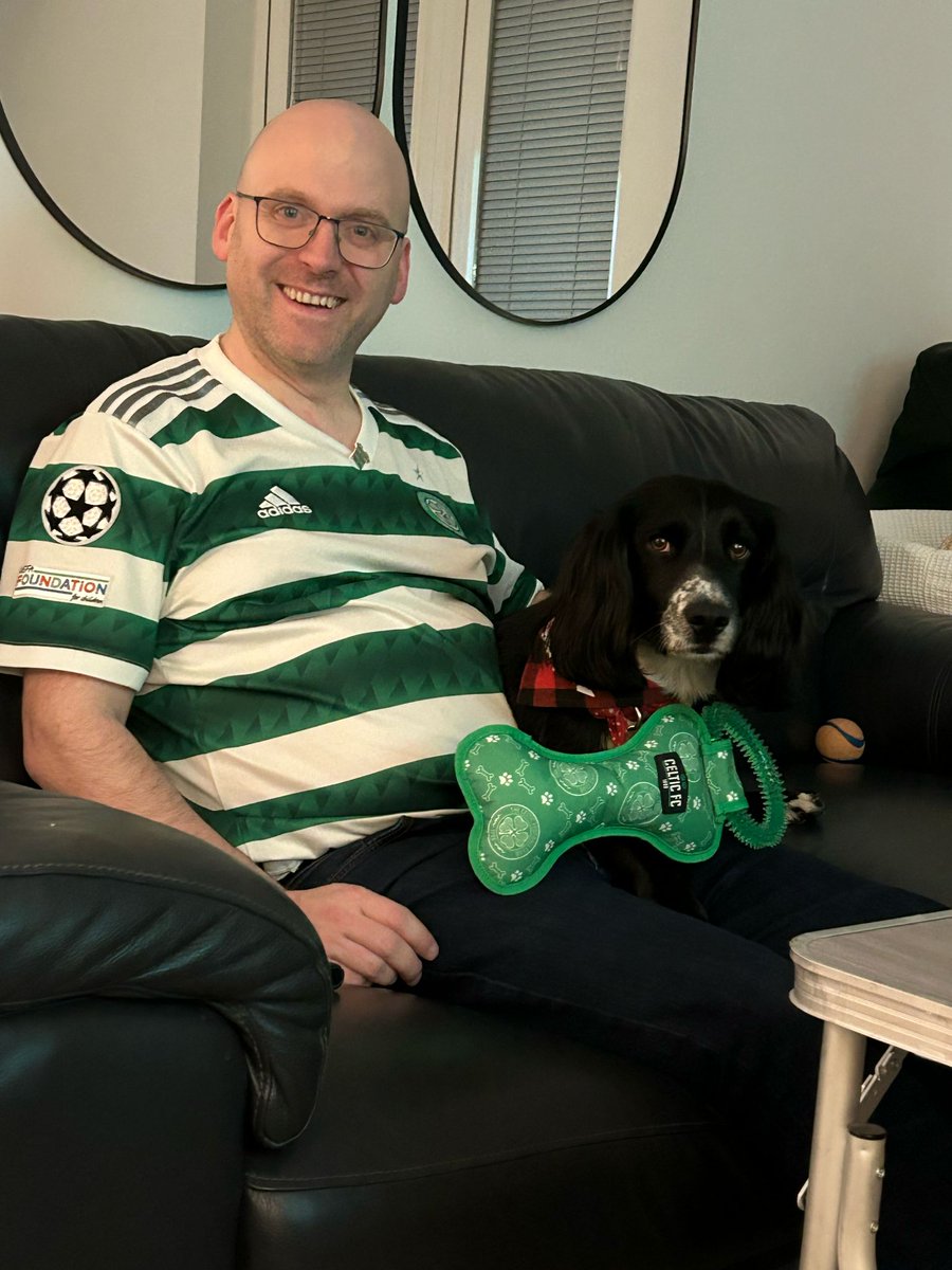 Just a Bhoy and his Ghirls watching <a href="/CelticFC/">Celtic Football Club</a> v Bayern Munich.
Everlie's first Celtic Game in her new wee outfit.
Ellie also got a new toy
#CelticFC #Celtic #CelticBayernMunich