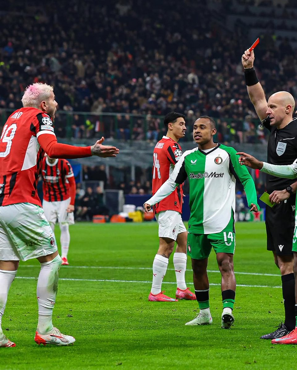 CalcioACMilano's tweet photo. No puedes arruinar una eliminatoria de esta manera Theo, simplemente no puedes. Hay que jugar con el cerebro también, tarjetas amarillas muy infantiles. https://t.co/vEsHwTpR40
