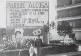 joseangelrios92's tweet photo. El nombre de Alcosa es el acrónimo de Alfredo Corral S. A., la empresa del promotor inmobiliario natural de Chiva que levantó el barrio, de ahí que las primeras calles lleven nombres de municipios valencianos.

De hecho, en Alfafar existe otra barriada también llamada así. https://t.co/tRk1Ubx6RX