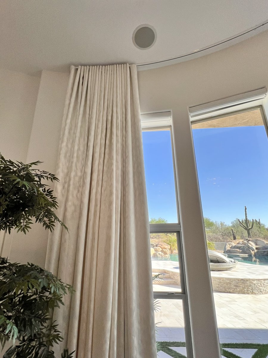 helserbrothers's tweet image. Ripplefold Magic ✨
Window treatment: @gotchacoveredparadisevalley
#motorizedsystem #ripplefold
#motorizedwindowtreatments #blackoutdrapes #draperyhardware #helserbrothers #gotchacovered