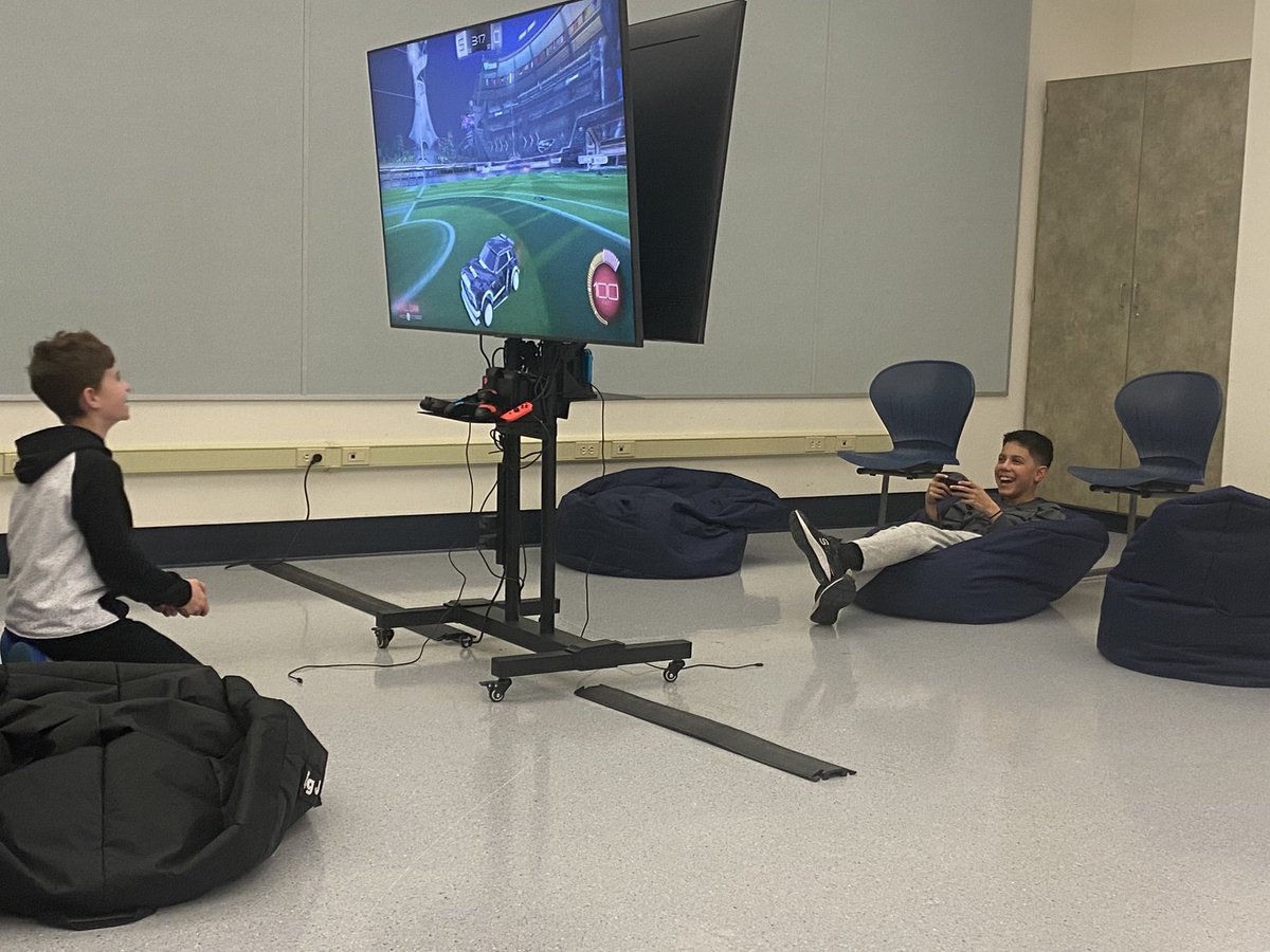 Becky Mauser tweet media