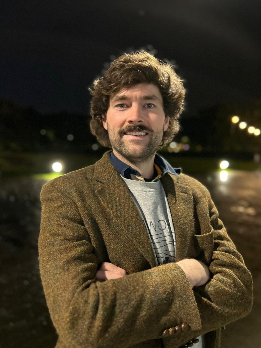 Eoin P. Ó Murchú 🇵🇸 (@murchadhmor) on Twitter photo Nuair a scríobhfaidh mé leabhar seo an pictiúr a bheidh sa chúl.
Cláraígí dár n-imeacht liteartha, a bheidh ann oíche amárach!
moniackmhor.org.uk/courses/online…
📷 Pic le ill.rudy
🧥Seaicéad le <a href="/PadraigMacaoidh/">Pàdraig MacAoidh</a>
<a href="/moniackmhor/">Moniack Mhor</a> Nuair a scríobhfaidh mé leabhar seo an pictiúr a bheidh sa chúl.
Cláraígí dár n-imeacht liteartha, a bheidh ann oíche amárach!
moniackmhor.org.uk/courses/online…
📷 Pic le ill.rudy
🧥Seaicéad le <a href="/PadraigMacaoidh/">Pàdraig MacAoidh</a>
<a href="/moniackmhor/">Moniack Mhor</a>
