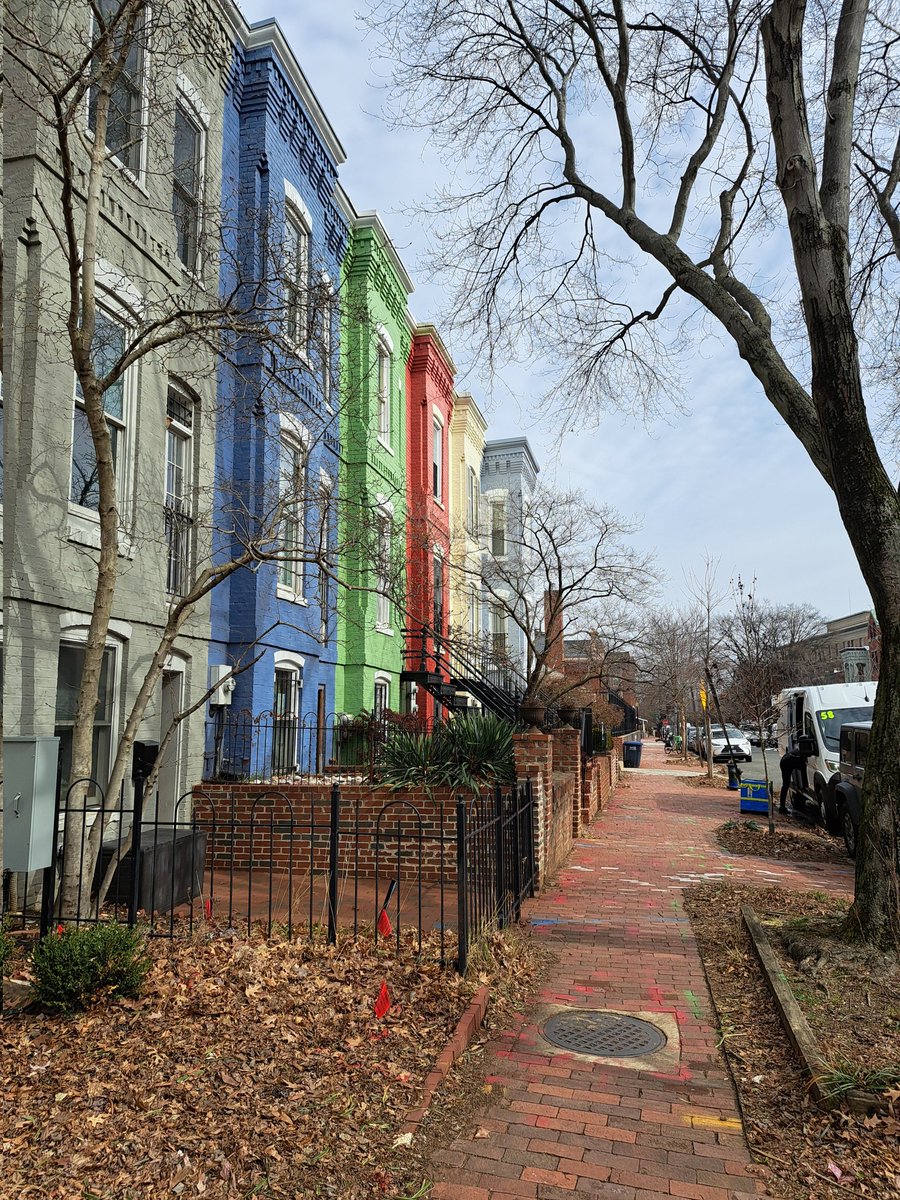 The History and Politics trip had a lunch break in the historic Capitol Hill district.