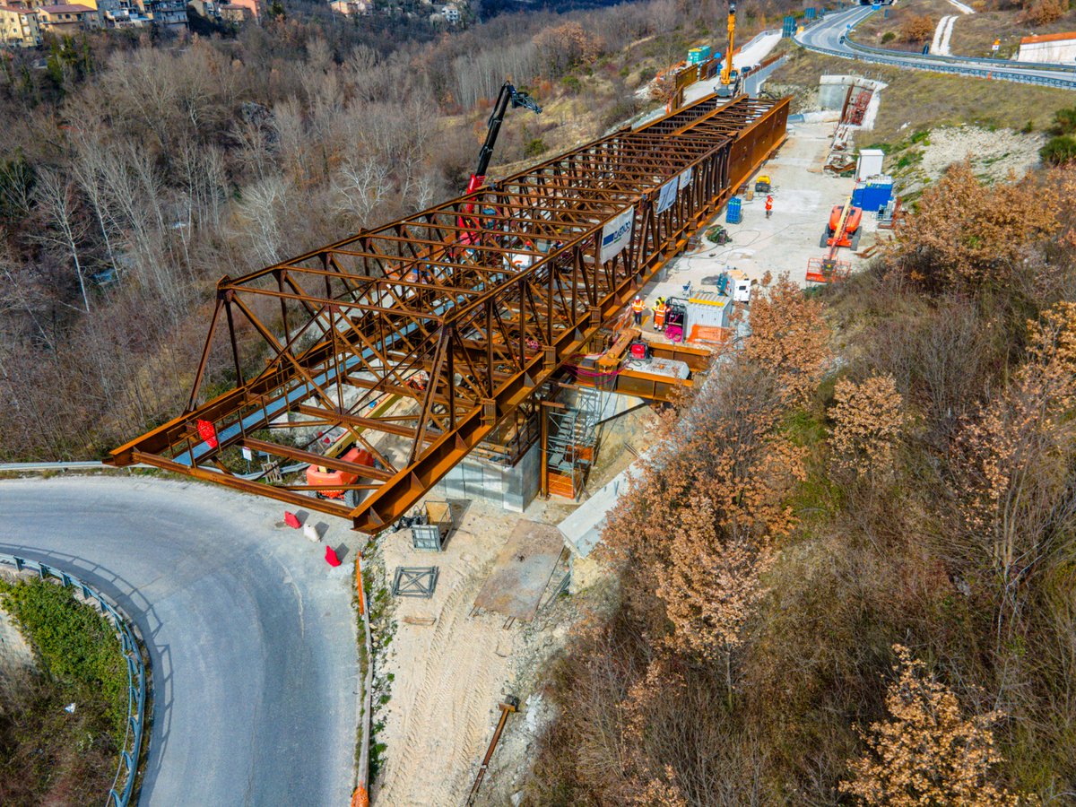 CastaldoSpa's tweet photo. VI04
S.S. 652 “Fondovalle Sangro”. Lavori di costruzione del tratto compreso tra la Stazione di Gamberale e la Stazione di Civitaluparella. 2° Lotto, 2° Stralcio - 2° Tratto.
#castaldospa #corten #valdisangro #italy #welldone #greatteam #workinprogress #fns #engineeringchallenge https://t.co/qrA4BhMkTw