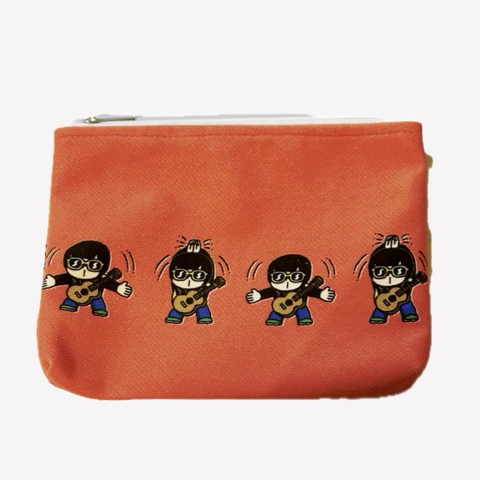 ミニトート 2,000円 ポーチ 2,000円 アクキー 1,000円 ですめちゃくちゃかわいく仕上がりました!