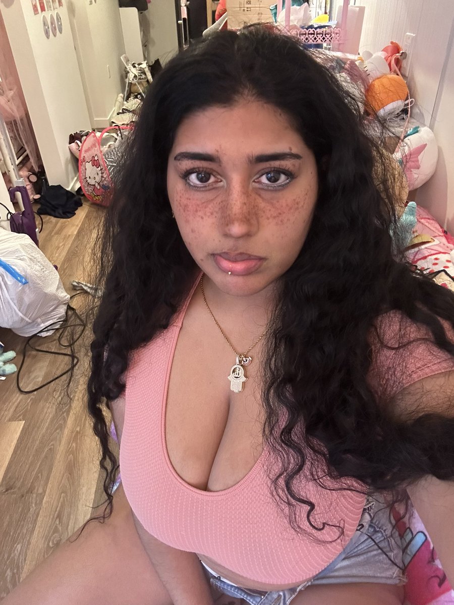 tanvi khaleel🇮🇳 on X: why dont u love me daddy t.coL5MYE1VJ6T   X