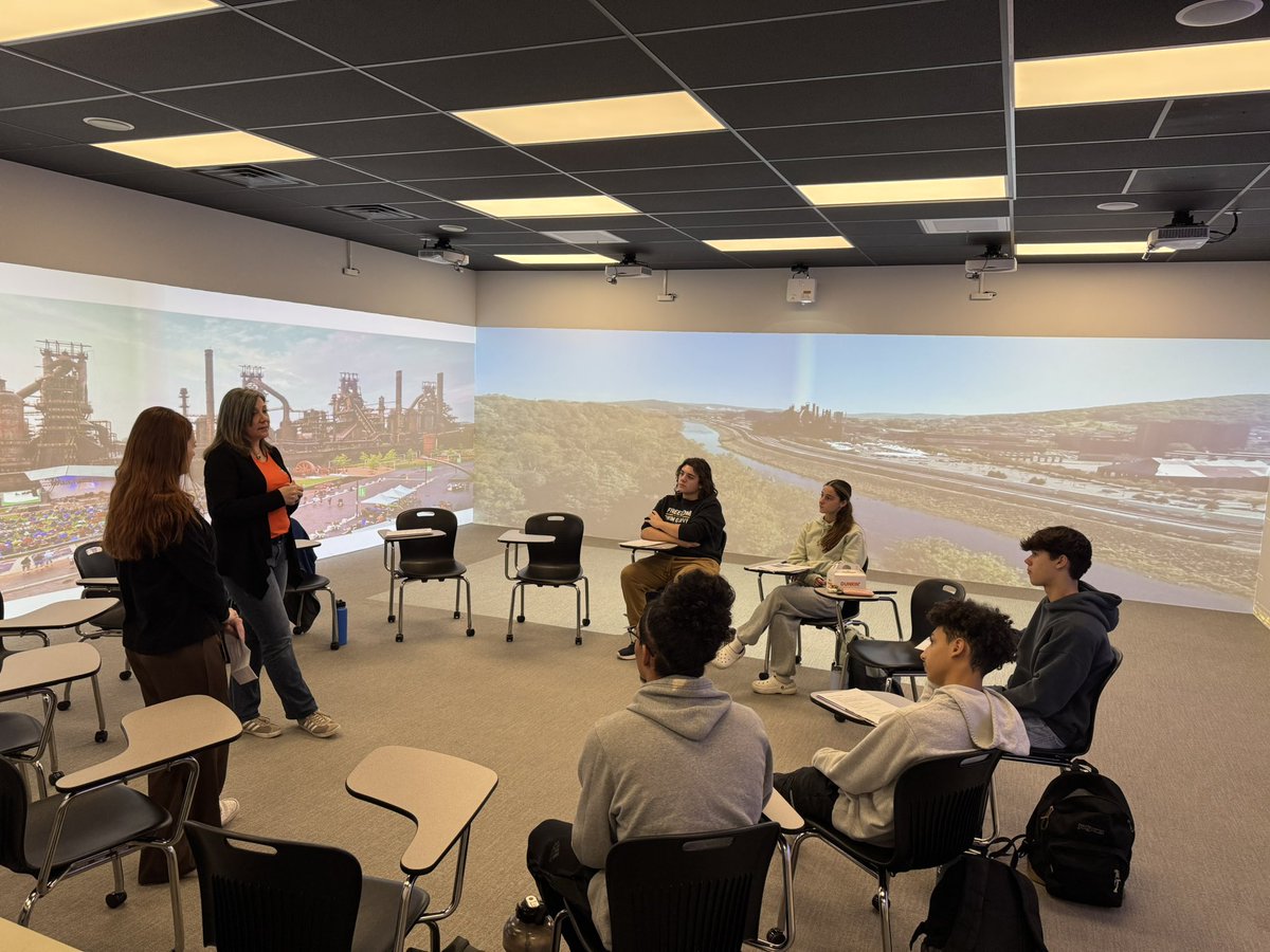 Took today’s guest speakers to the Immersive Learning Center. Big things going on at FHS Marketing <a href="/Musikfest/">Musikfest</a> <a href="/ArtsQuest/">ArtsQuest</a> <a href="/basdjacksilva/">Jack Silva</a>